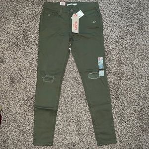 Brand new Super Skinny Levi jeans
